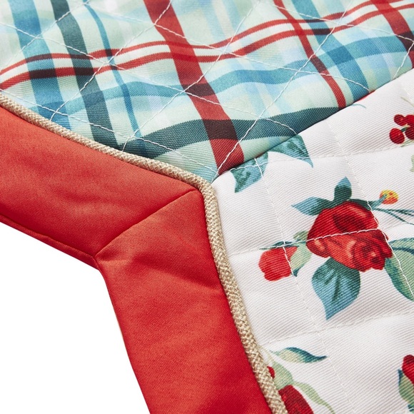 The Pioneer Woman Patchwork 48 inch Christmas tree skirt - Picture 4 of 8